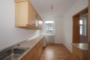 Hochparterre-2-Raum-Wohnung mit Einbauküche und Gartennutzung !!!