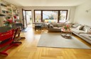Doppelhaushälfte in attraktiver und ruhiger Lage.
 Viel Platz für die Familie in 80997 München Allach-Untermenzing, nähe Moosach