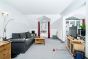 IDEAL FÜR SINGLES ODER PAARE - Helle Dachgeschoss-Maisonette-Wohnung mit Pfiff