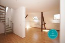Helle 3,5 Raum-Maisonette-Wohnung mit 2 Tageslichtbädern und Sichtholzbalken auf dem Kaßberg