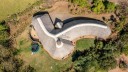 Das ist Südafrika - ein Reetdachhaus im Phezulu Wildlife Resort