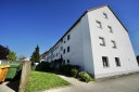 NEU am Markt: 2 ZKB-Wohnung im DG in Augsburg-Brenkeller frei zum 01.08.24 - EBK u. Bad mit Fenster